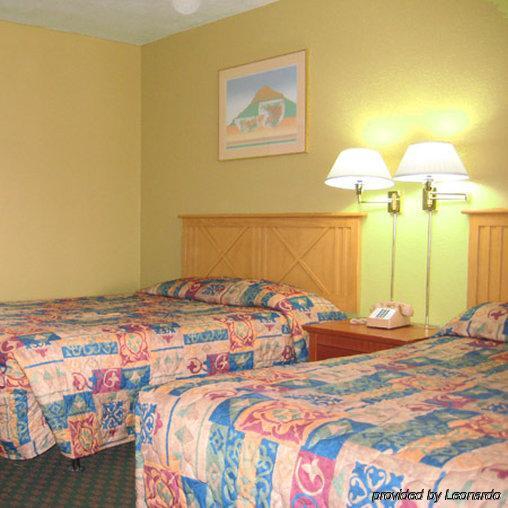 Magnolia Tree Hotel Anaheim Room photo